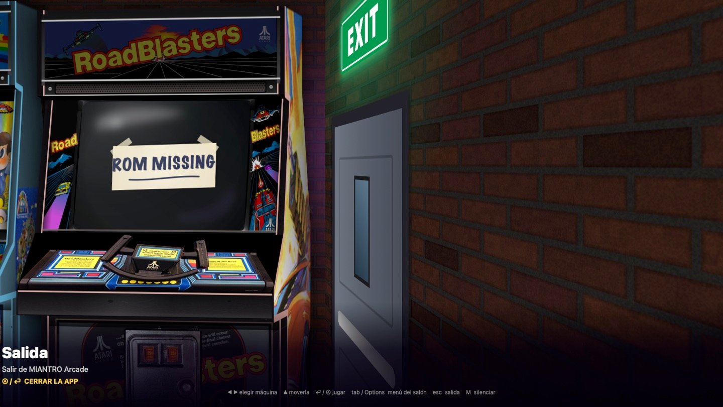 La puerta de salida en la punta del salón, al lado de un mueble de Road Blasters con el cartel ROM MISSING